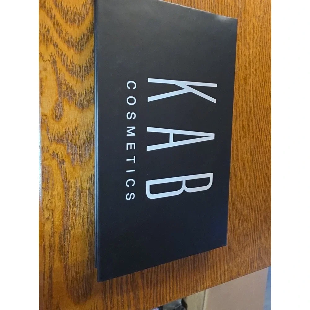 KAB Cosmetics‎ DAY NIGHT Eyeshadow Palette 18 Shades ~ Highly Pigmented